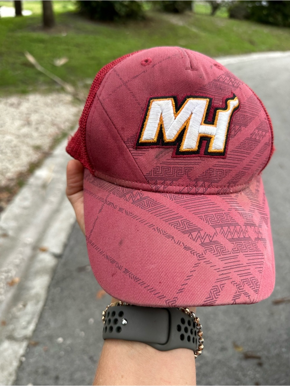 STARTER MH Embroidered Mesh Back Cap in Red